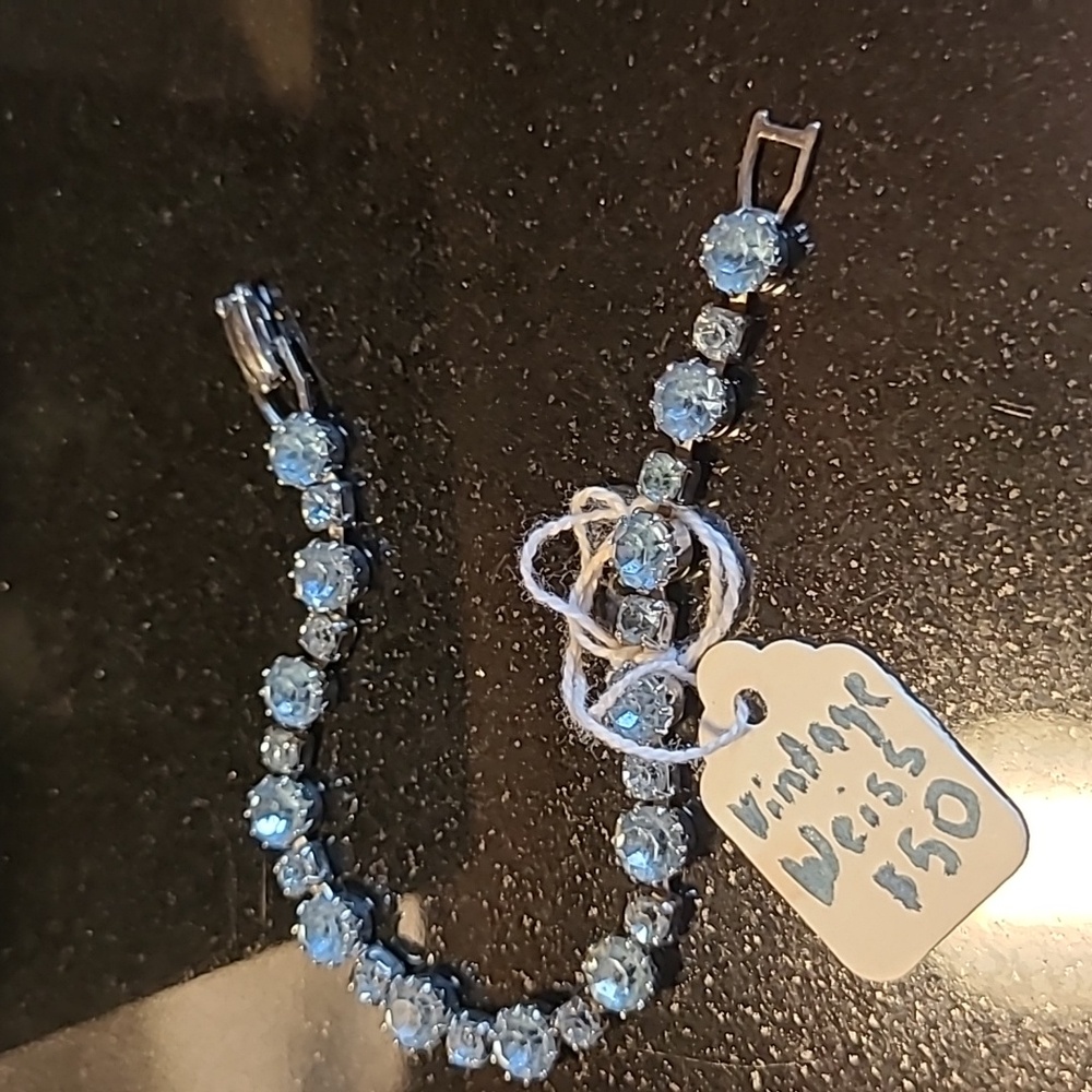 Dazzling blue gemstone bracelet